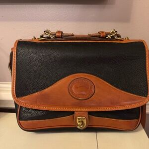 Vintage Dooney & Bourke Navy & Tan Shoulder Crossbody Bag Pebble Grain Leather